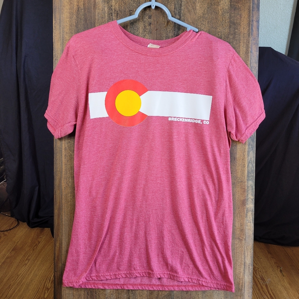 Vintage Feel Colorado Breckenridge Tshirt Size Medium.